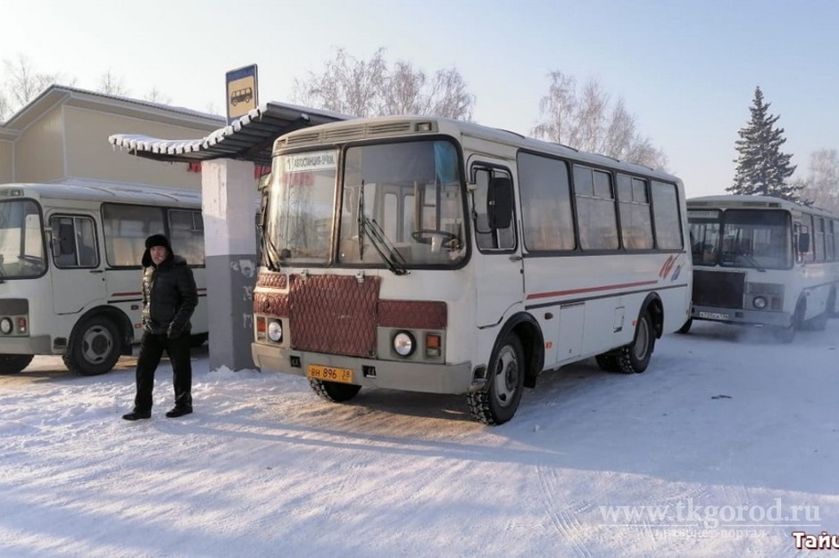 Водители автобусов в Тайшете сегодня отказались выходить на линию, требуя очистить опасные дороги от снега