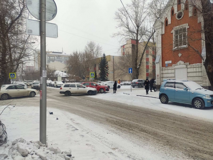 Две иномарки столкнулись на пересечении улиц Марата и Свердлова в Иркутске