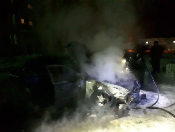 Грузовик и иномарка сгорели в Иркутской области ночью 27 февраля
