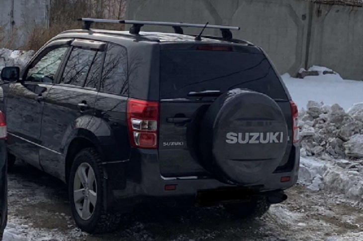 В Иркутске полицейские за несколько часов нашли угнанный Suzuki Grand Vitara
