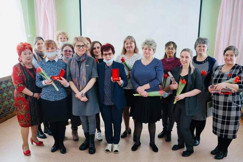 Светлана Кузнецова поздравила жительниц Ленинского округа Иркутска в преддверии 8 марта