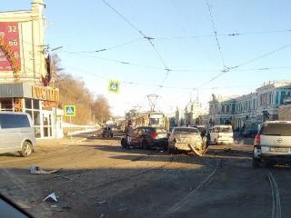 СК проводит проверку по факту ДТП с трамваем и девятью автомобилями в Иркутске