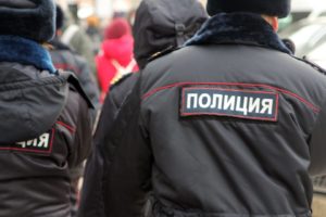 Полиция задержала мужчину, который силой завел второклассницу к себе домой в Иркутске