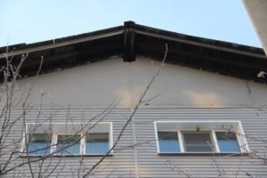 Пять семей переехали в квартиры из аварийного жилья после вмешательства прокуратуры Слюдянского района