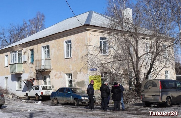 В Тайшете досрочно отремонтировали крышу дома по улице Андреева