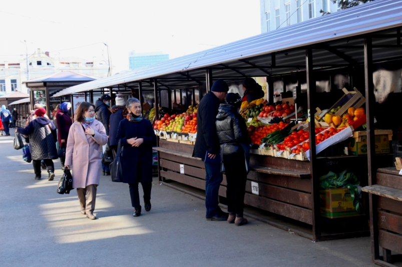 Уличная торговля открылась на центральном рынке в Иркутске