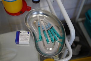 В Иркутскую область поступила очередная партия вакцины от коронавируса