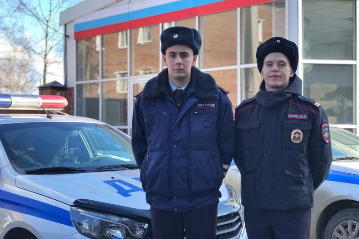 В Иркутске полицейские cпасли задыхающегося трёхлетнего мальчика, проглотившего монету