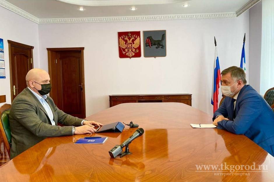 Сергей Сокол сообщил Игорю Кобзеву о первых результатах общественного контроля нацпроектов в северных районах Иркутской области