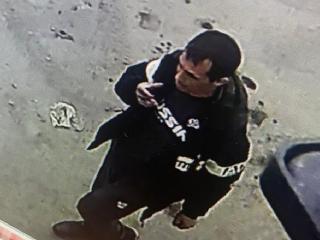 Полиция ищет мужчину, укравшего сережки у первоклассниц