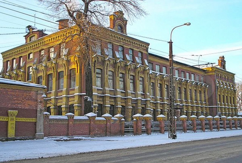 Здание и земельный участок бывшего завода "Кедр" в Иркутске выставили на продажу