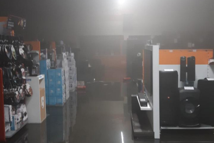 Магазин бытовой техники горел ночью в Иркутске из-за короткого замыкания