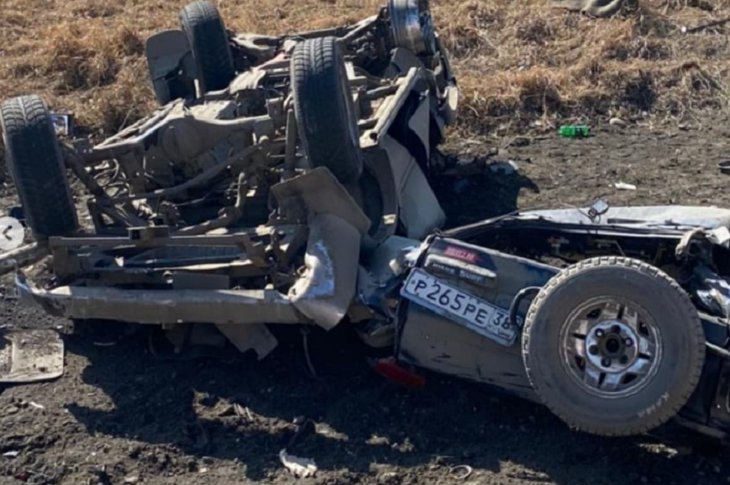 В Усольском районе погиб водитель Toyota Hilux Surf при столкновении с хэчбеком и внедорожником