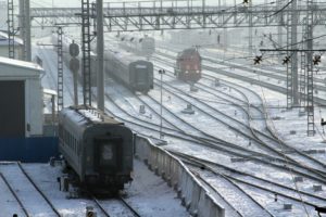 Двое пожилых людей погибли под колесами поездов в Иркутской области