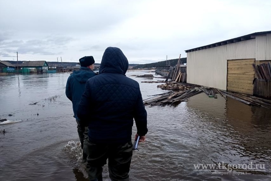 Режим ЧС введён в посёлке Залари из-за резкого подъёма воды в реке Заларинке и подтопления населённого пункта