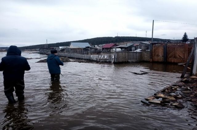 В поселке Залари Иркутской области из-за паводка введен режим ЧС