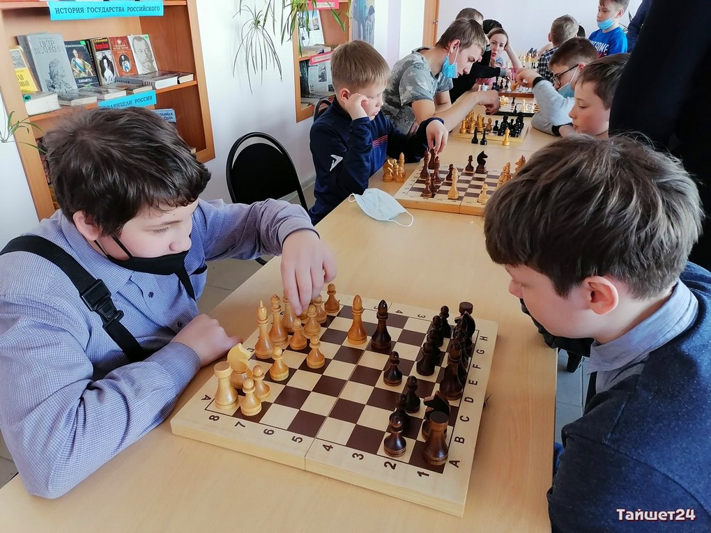 Шахматы в Бирюсинске: научились не только побеждать, но и достойно проигрывать
