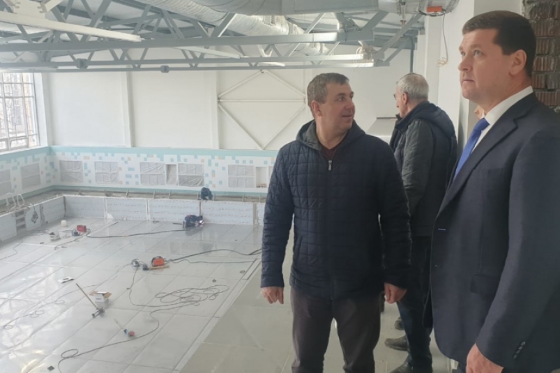 Андрей Чернышев: Строительство бассейна Братского университета выходит на завершающий этап
