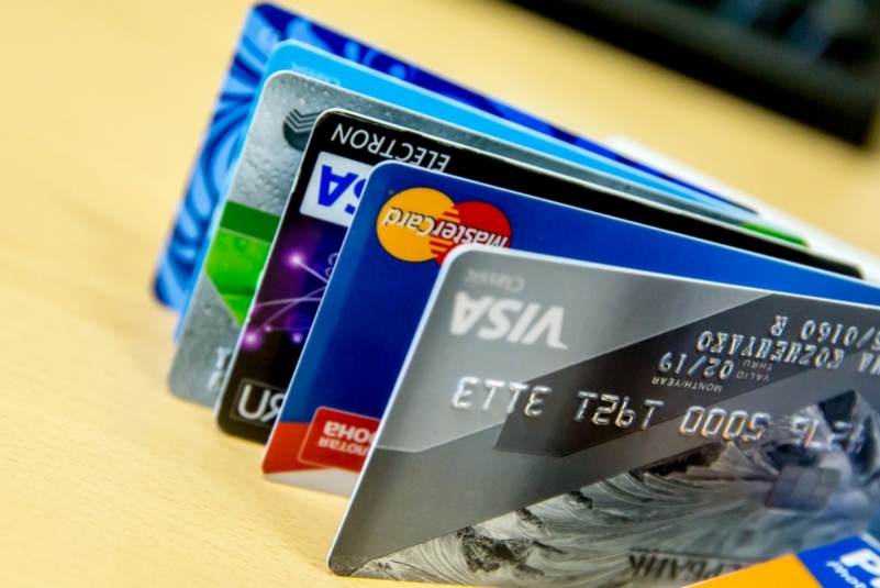 Россияне могут лишиться банковских карт Visa и MasterCard -  в Кремле предупредили