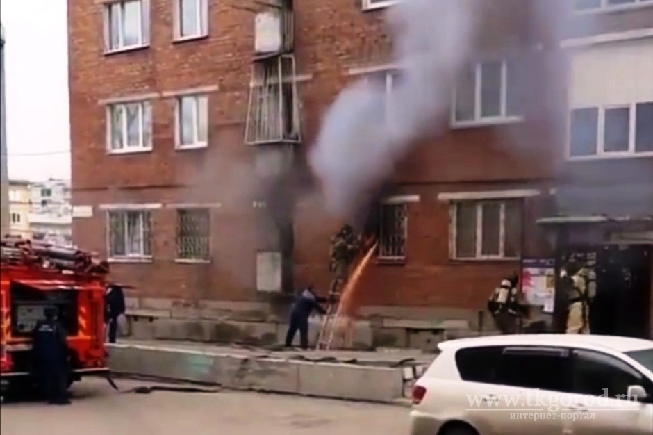 В Иркутске во время пожара в квартире пятиэтажного дома погибла женщина