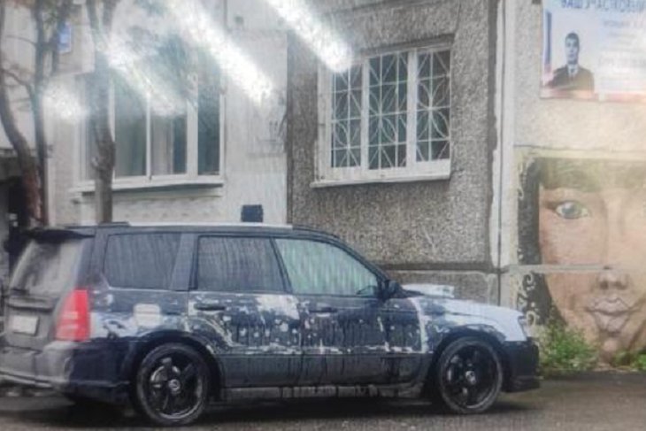 Полиция Иркутской области разыскивает владельца Subaru, подозреваемого в преступлении