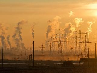 "Единая Россия" предложила установить надзор за предприятиями-загрязнителями