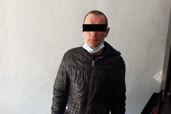 В Иркутске задержали подозреваемого в ограблении офиса микрозаймов и комиссионки
