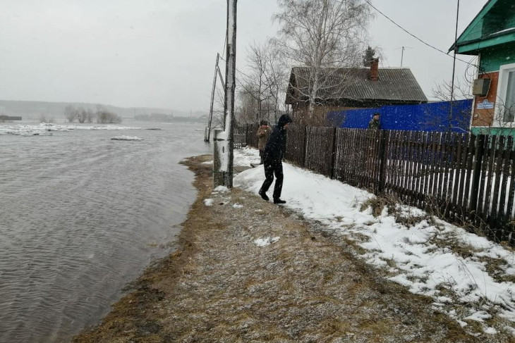 Восемь участков подтопило в Зиминском районе