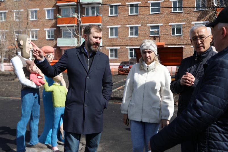 Областные парламентарии высоко оценили создание комфортной городской среды в Свирске