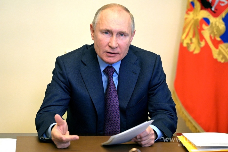 Владимир Путин поставил задачу улучшать работу учреждений социальной сферы