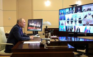Игорь Кобзев: Каждый третий житель Иркутской области получает меры соцподдержки