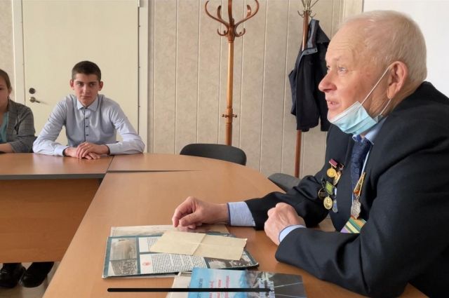 Студенты иркутского колледжа встретились с кавалером ордена Трудовой славы