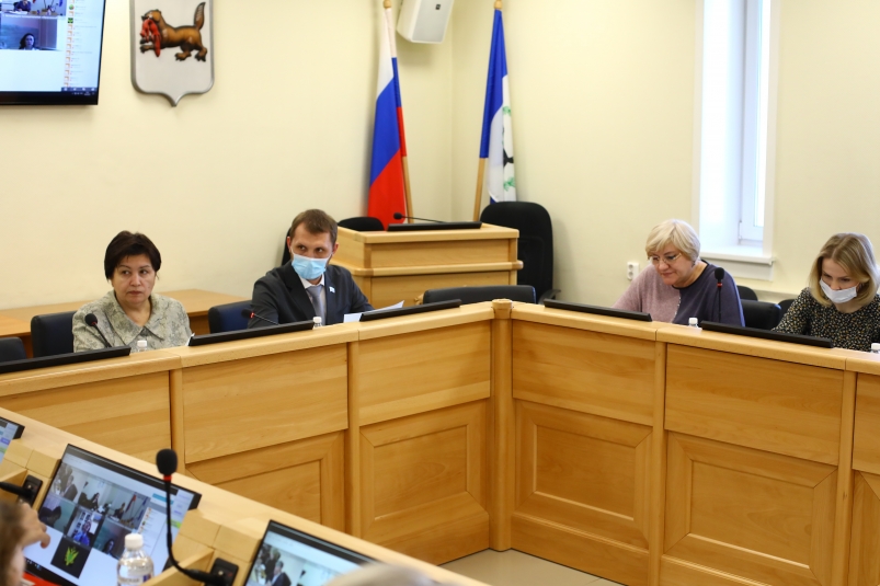 Депутаты ЗС Приангарья рекомендовали принять законопроект о постинтернатном сопровождении