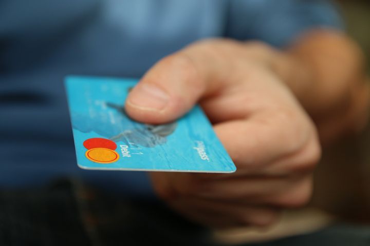 Экономист рассказал о плюсах кредитных карт