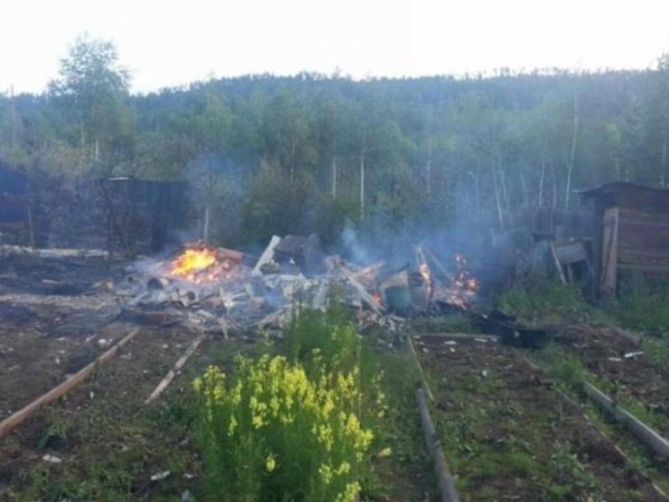 Опубликованы фото с места пожара в Братске, где погибли трое детей и четверо взрослых
