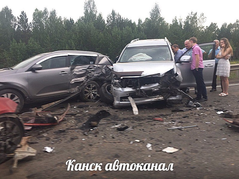 Страшная авария под Канском: четыре авто всмятку, пострадавшие в больнице