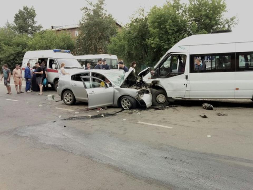 СКР проводит проверку по факту аварии с участием маршрутки в Иркутске