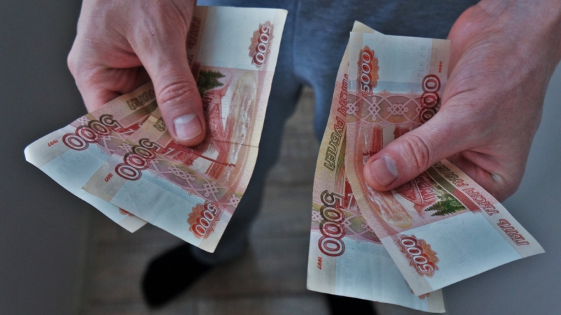 Россиянам поднимут зарплаты, в правительстве РФ сообщили