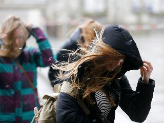 Сильный ветер и снег с дождем обрушатся на Приангарье в субботу