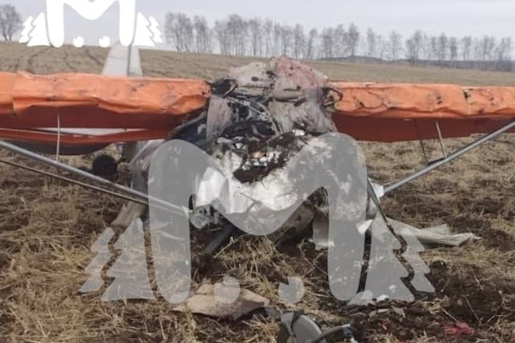 СМИ сообщили, что в Иркутской области два человека погибли при падении легкомоторного самолета