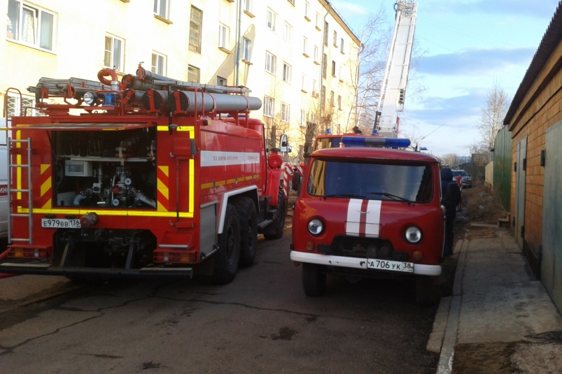 Девушка пострадала на пожаре в пятиэтажке в Братске