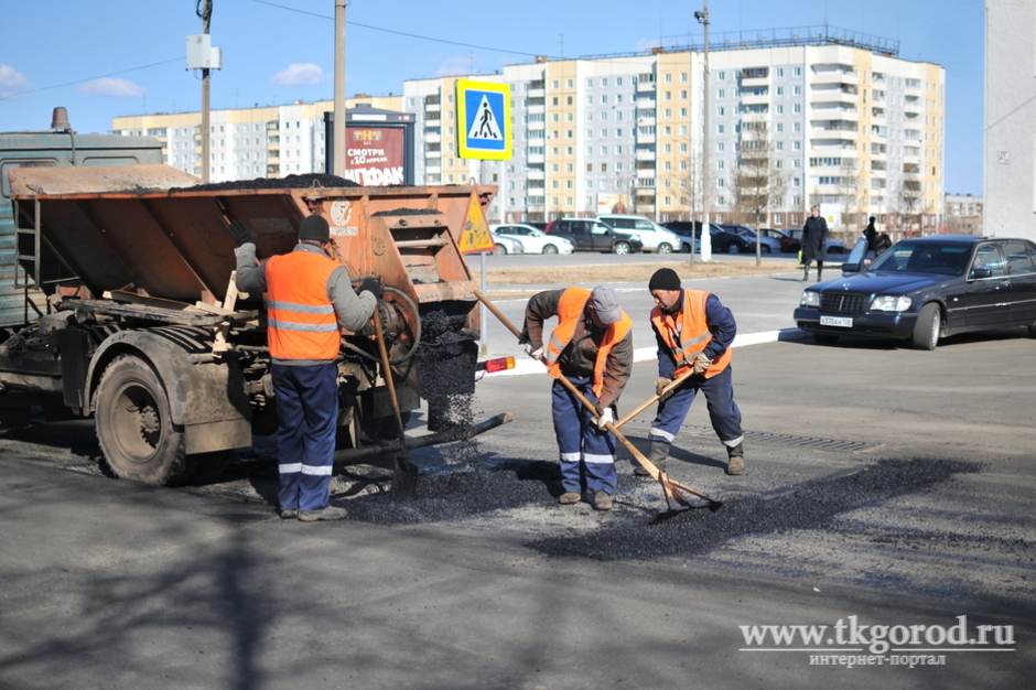 В Братске начался ямочный ремонт дорог