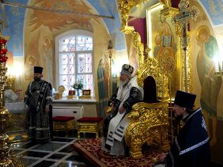 Богослужение Великой Субботы состоялось в иркутском соборе Богоявления господня