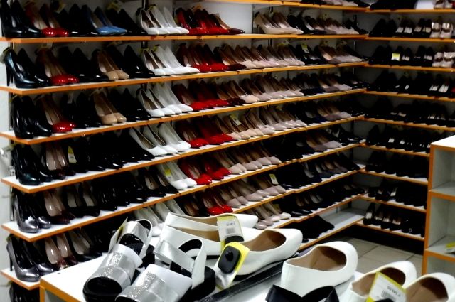 В сети магазинов Иркутска изъяли более 40 тыс. пар немаркированной обуви