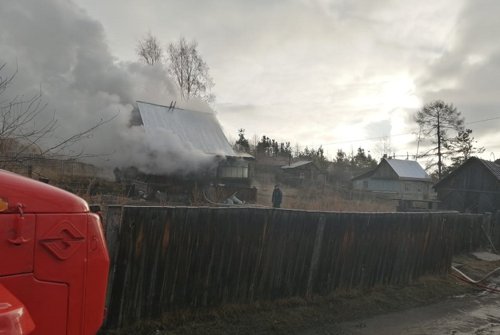 Жительница Усть-Илимска погибла при пожаре в частном доме