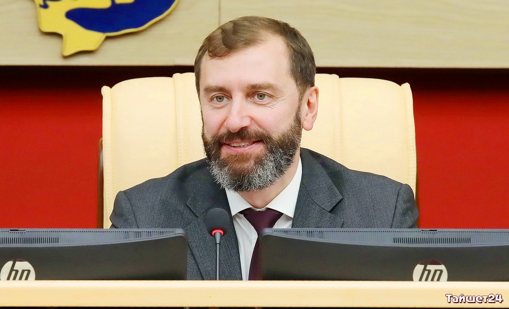 Александр Ведерников поздравляет жителей Иркутской области с Днём Победы