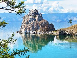 Озеро Байкал вошло в топ-10 желанных мест для отдыха в палатках