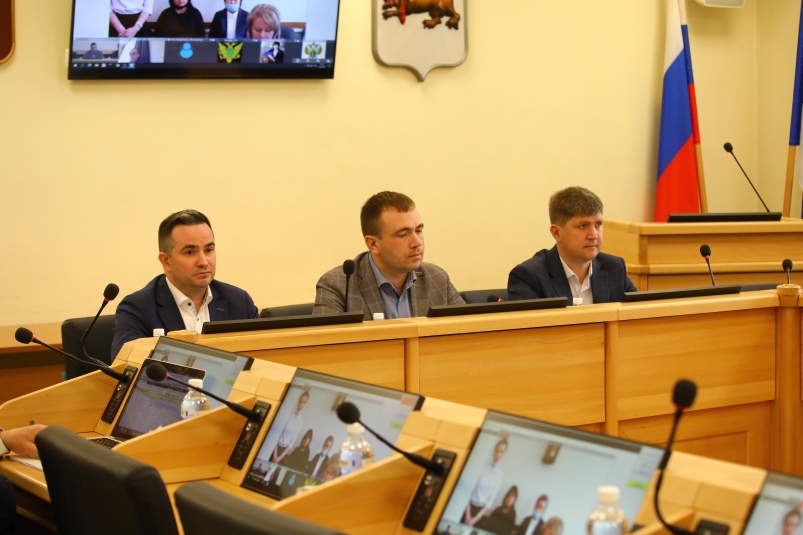 Депутаты ЗС Приангарья рекомендовали к принятию законопроекты о местном самоуправлении
