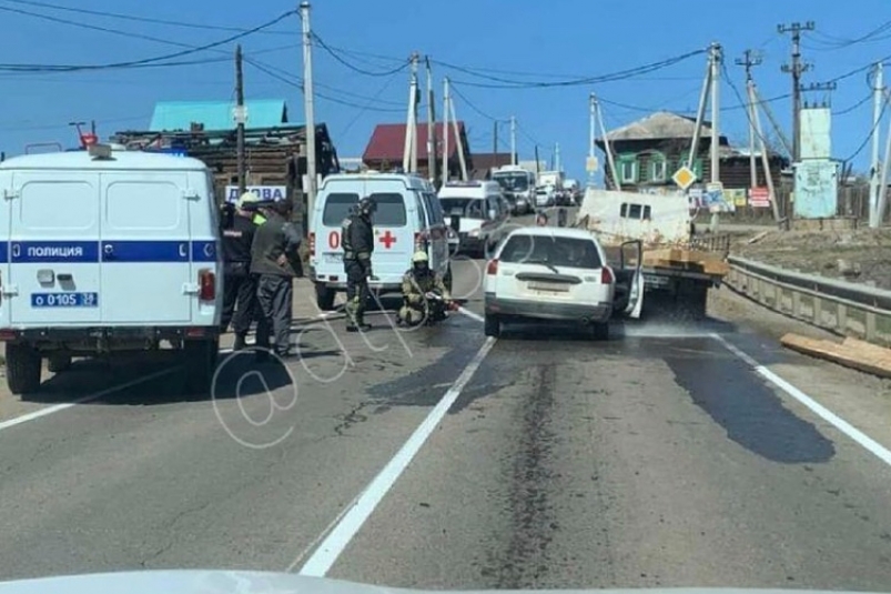 Водитель иномарки пострадал в ДТП с грузовиком в Маркова Иркутского района
