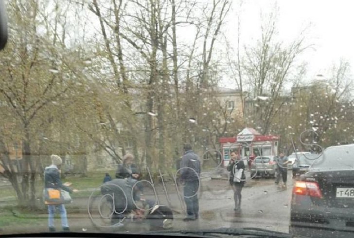 Автомобиль сбил женщину в Академгородке в Иркутске